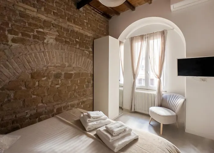 Daire White Ostilia Roma