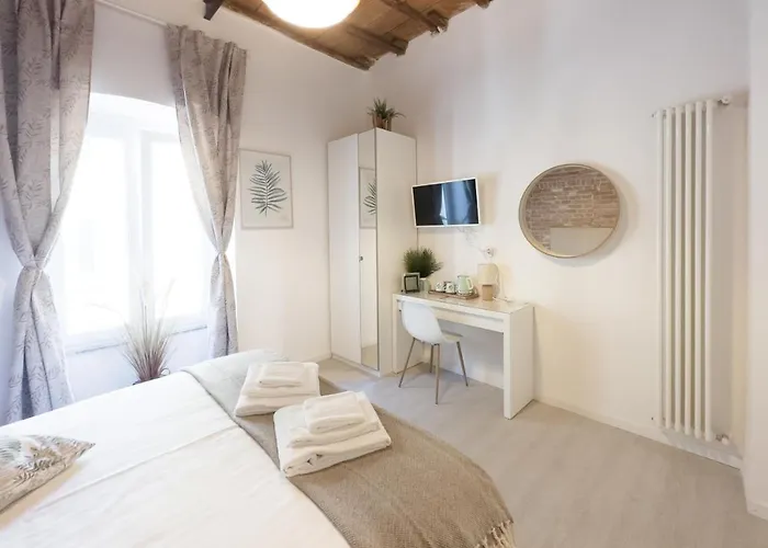 Daire White Ostilia Roma