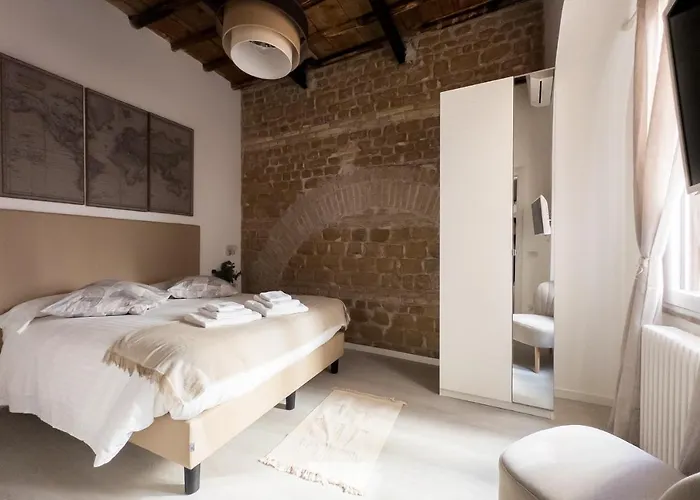 White Ostilia Daire Roma