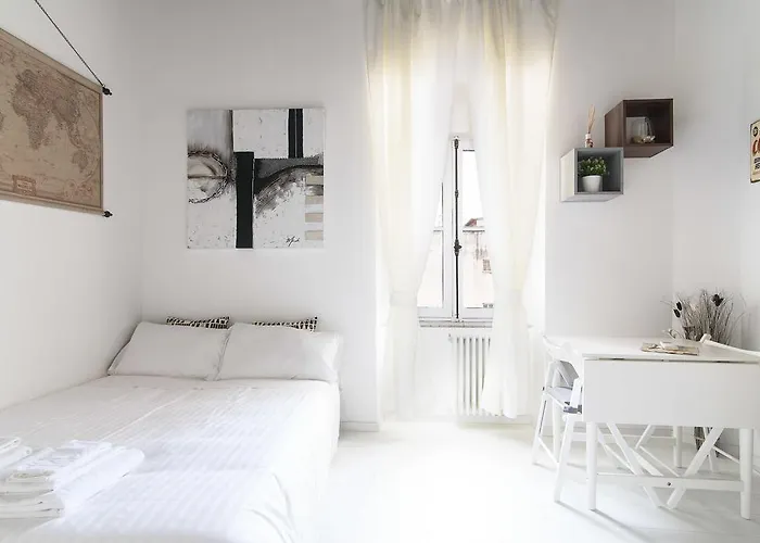 White Ostilia Roma