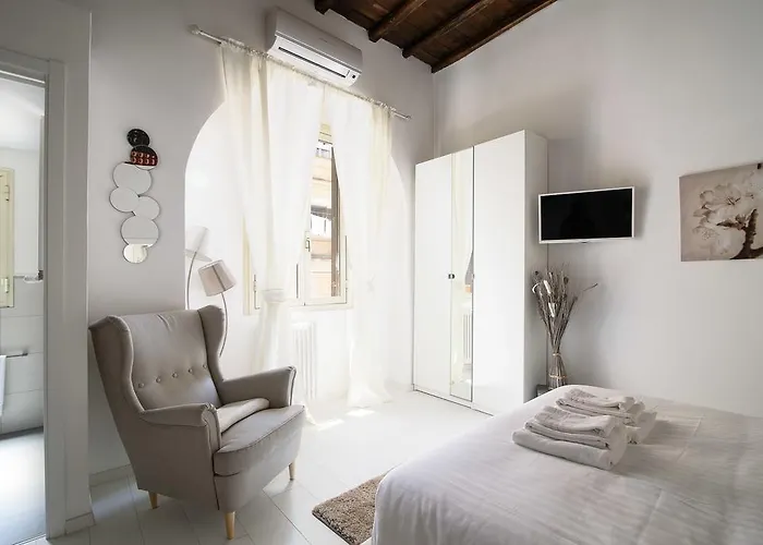 White Ostilia Roma